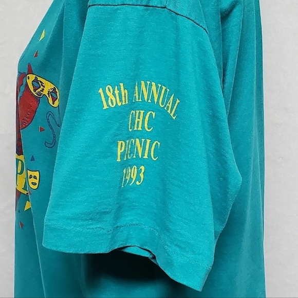 VINTAGE 1993 OOAK Mardi Gras Picnic Turquoise Sax Lobster Single Stitch Tee L - Picture 9 of 13